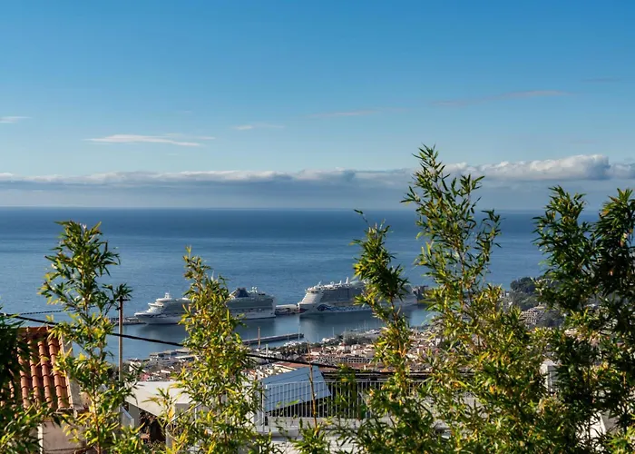 בית נופש Casa Da Anoneira House With Pool And Sea View פונשל